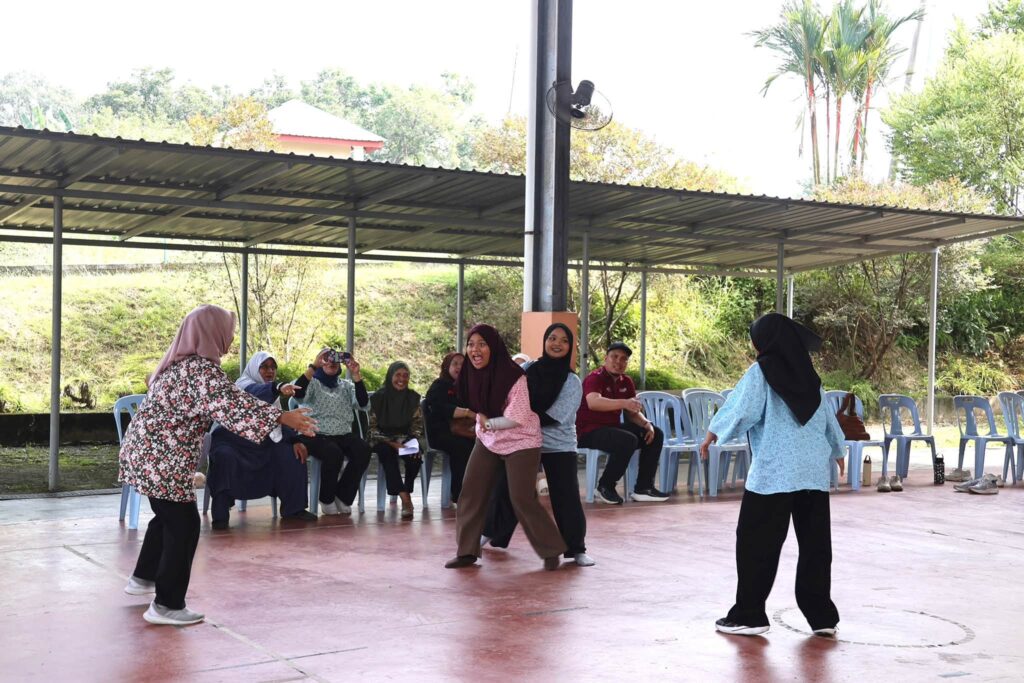 Program Pelancongan Pelajar Menggamit Memori di Homestay Sungkai