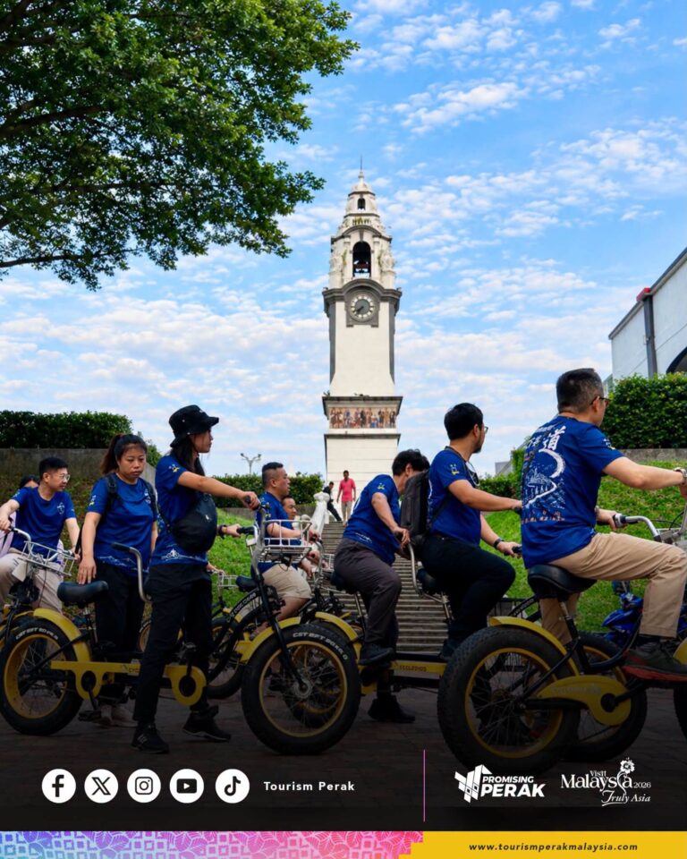 International Lecturers Explore Ipoh Old Town on Heritage Cycling Tour